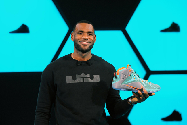 LeBron James presenta le sue nuove scarpe Nike - Foto 7 - Affaritaliani.it