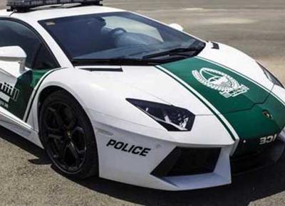 Polizia su Lamborghini e Ferrari. A Dubai la pattuglia è di lusso