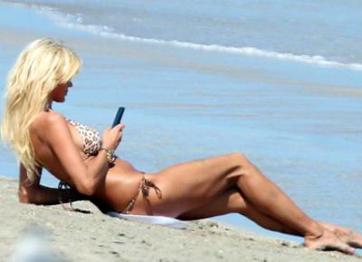 Toglietemi tutto ma non il mio smartphone: il cellulare va in vacanza
