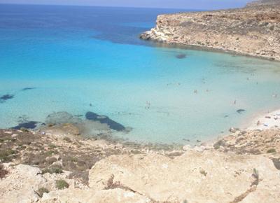 Le spiagge più belle del mondo. C'è anche l'italiana Lampedusa. FOTO
