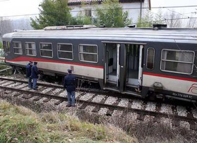 Francia, treno turistico deraglia sulle Alpi. Morti