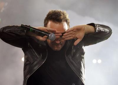 Fratture mano dopo caduta bici, Bono dice addio a chitarra