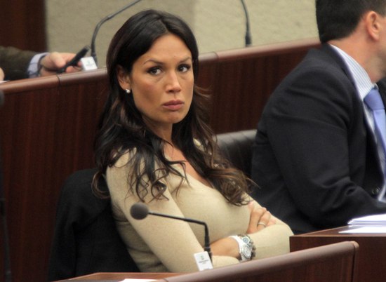 Nicole Minetti, nuovi autoscatti sexy in bikini