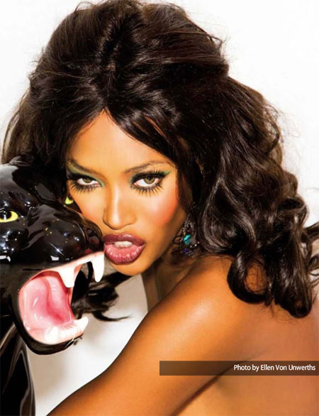 Naomi Campbell finisce sulla sedia a rotelle: aggredita e picchiata per uno scippo Naomi Campbell finisce sulla sedia a rotelle: aggredita e picchiata per uno scippo