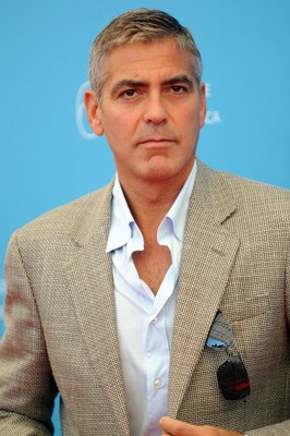 George Clooney rivela: “Mi sono fatto il lifting ai testicoli” George Clooney rivela: “Mi sono fatto il lifting ai testicoli”