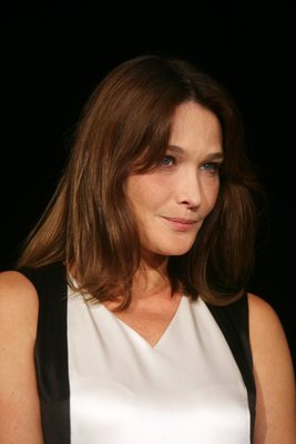 Carla Bruni torna a dedicarsi alla musica con “Chez Keith et Anita” Carla Bruni torna a dedicarsi alla musica con “Chez Keith et Anita”