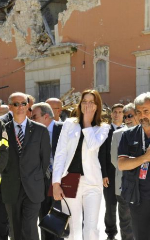 Carla Bruni torna a dedicarsi alla musica con “Chez Keith et Anita” Carla Bruni torna a dedicarsi alla musica con “Chez Keith et Anita”