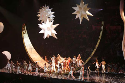 Arriva in Italia il Cirque du soleil, trecento posti a richio Arriva in Italia il Cirque du soleil, trecento posti a richio
