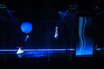 Arriva in Italia il Cirque du soleil, trecento posti a richio Arriva in Italia il Cirque du soleil, trecento posti a richio