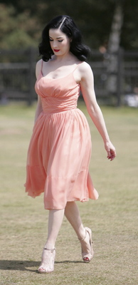 Dita Von Teese debutta nel mondo della musica