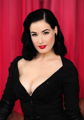 Dita Von Teese debutta nel mondo della musica