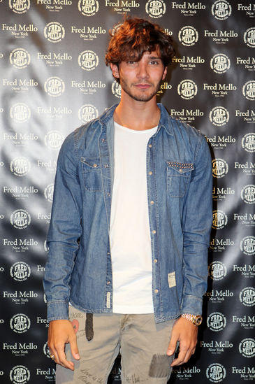 Stefano de Martino mostra l’ecografia di Belen