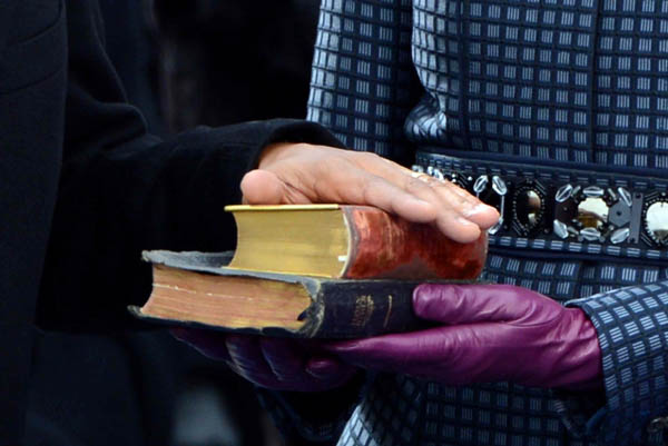 Il giuramento di Obama: “Stiamo Uniti, l’America è in ripresa” Il giuramento di Obama: “Stiamo Uniti, l’America è in ripresa”