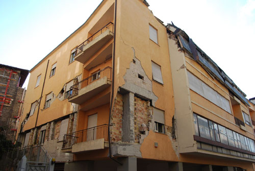L’Aquila, Bertolaso disse a Letta. “Ricostruzione entro 28 anni” L’Aquila, Bertolaso disse a Letta. “Ricostruzione entro 28 anni”