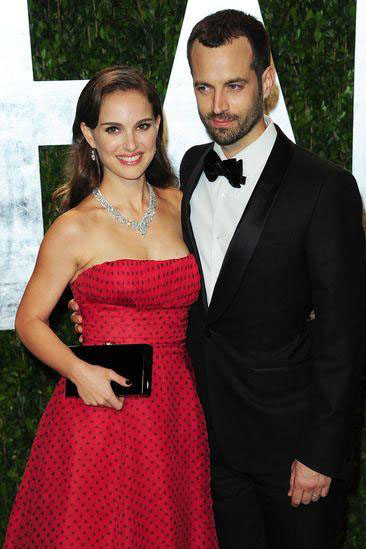 Natalie Portman si trasferisce a Parigi: suo marito è il nuovo direttore del corpo di ballo dell’Opéra de Paris Natalie Portman si trasferisce a Parigi: suo marito è il nuovo direttore del corpo di ballo dell’Opéra de Paris
