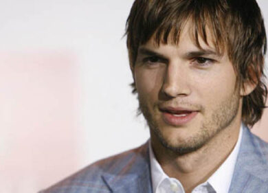 Ashton Kutcher diventa Steve Jobs: “Terrorizzato all’idea di impersonarlo”