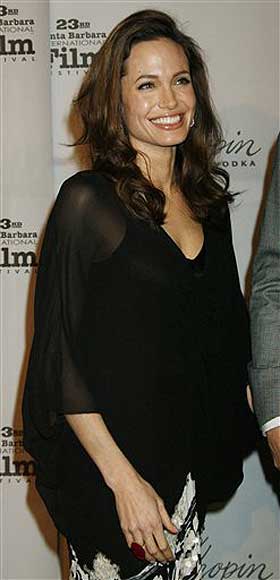 Brad e Angelina, matrimonio e un nuovo bimbo? Brad e Angelina, matrimonio e un nuovo bimbo?