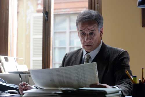 Fa da controfigura a Tony Servillo, perde la pensione Fa da controfigura a Tony Servillo, perde la pensione