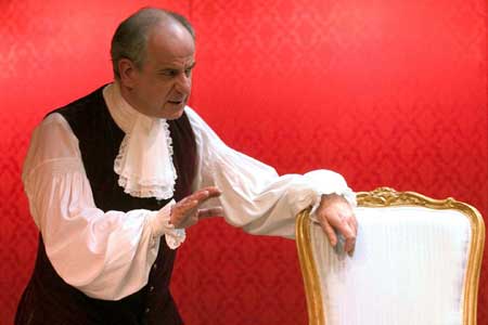 Fa da controfigura a Tony Servillo, perde la pensione Fa da controfigura a Tony Servillo, perde la pensione