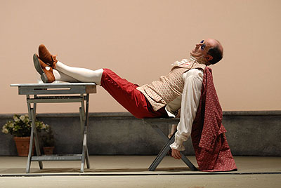 Fa da controfigura a Tony Servillo, perde la pensione Fa da controfigura a Tony Servillo, perde la pensione