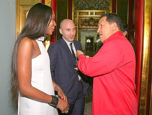 Venezuela, le prime immagini di Chavez. “Sta bene, è stato tracheotomizzato” Venezuela, le prime immagini di Chavez. “Sta bene, è stato tracheotomizzato”