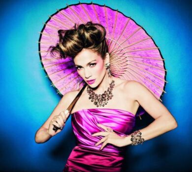 Jennifer Lopez, sesso sfrenato col toy boy: la cameriera li becca sul fatto