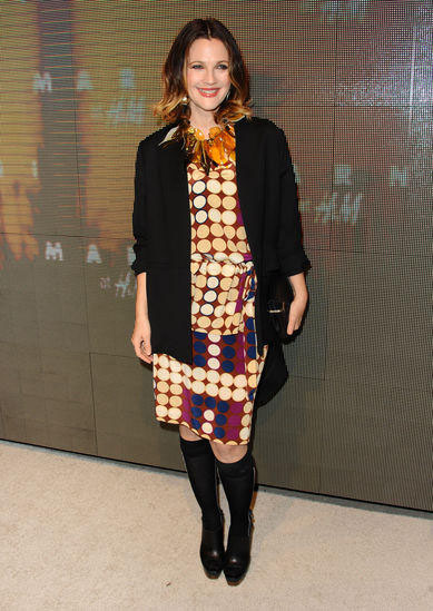 Drew Barrymore dice addio ai suoi tatuaggi Drew Barrymore dice addio ai suoi tatuaggi