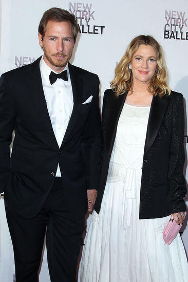 Drew Barrymore dice addio ai suoi tatuaggi Drew Barrymore dice addio ai suoi tatuaggi