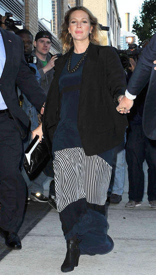 Drew Barrymore dice addio ai suoi tatuaggi Drew Barrymore dice addio ai suoi tatuaggi