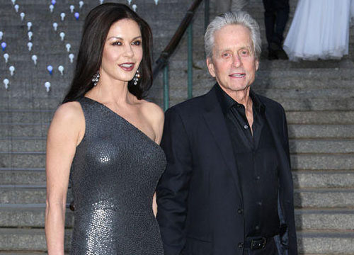 In crisi la storia d’amore tra Michael Douglas e Catherine Zeta Jones In crisi la storia d’amore tra Michael Douglas e Catherine Zeta Jones
