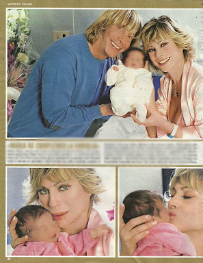 Carmen Russo mamma sexy a 54 anni: “Vi presento la nostra Maria”