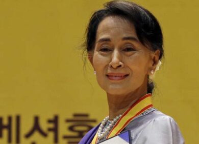 Corea del Sud: giura il primo presidente donna