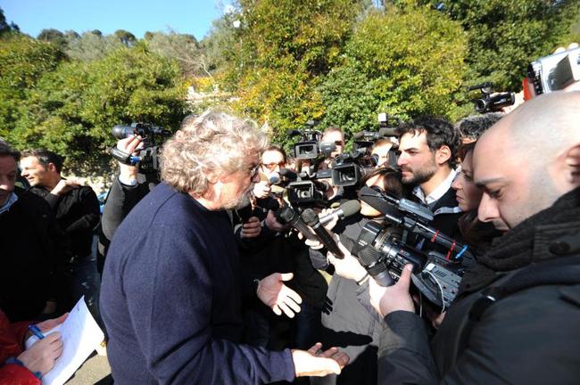 Grillo lancia il governo a 5 Stelle. “Pd e Pdl ci votino la fiducia”