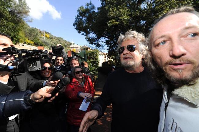 Grillo lancia il governo a 5 Stelle. “Pd e Pdl ci votino la fiducia”
