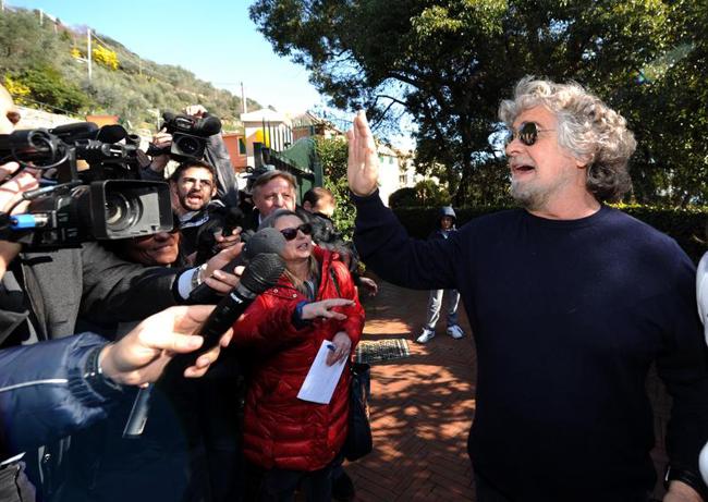 Grillo lancia il governo a 5 Stelle. “Pd e Pdl ci votino la fiducia”