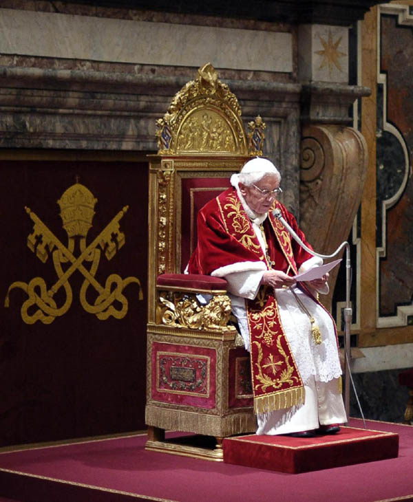 Benedetto XVI non è più il Papa. “Ora sono soltanto un pellegrino” Benedetto XVI non è più il Papa. “Ora sono soltanto un pellegrino”