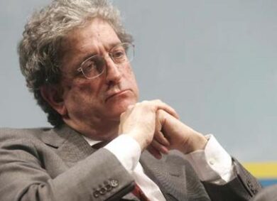 Bersani nel mirino dei liberal del Pd “Sbagliato inseguire il Movimento 5 Stelle”