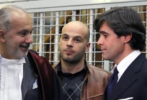 Strage di Erba, la rivelazione di Azouz: “Rosa e Olindo non sono i colpevoli”