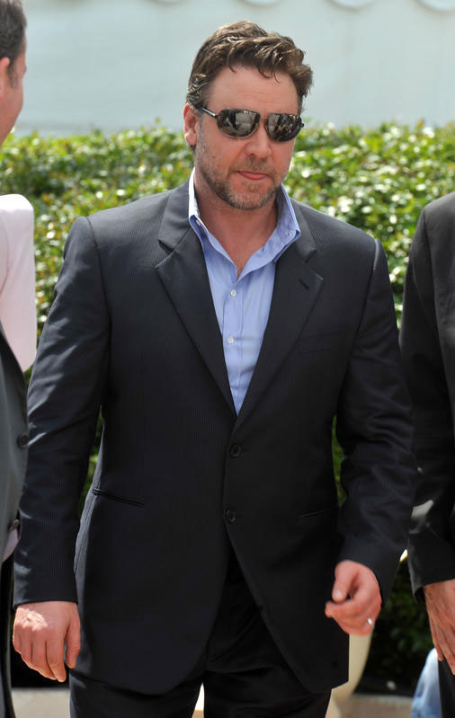 Russel Crowe come Formigoni: anche lui vede gli UFO