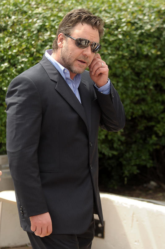 Russel Crowe come Formigoni: anche lui vede gli UFO