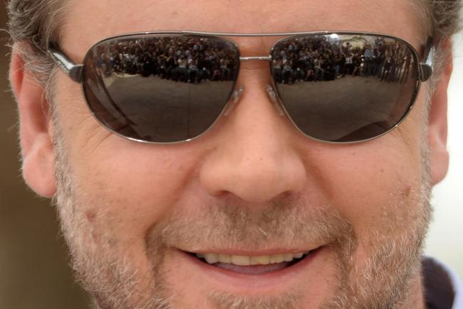 Russel Crowe come Formigoni: anche lui vede gli UFO