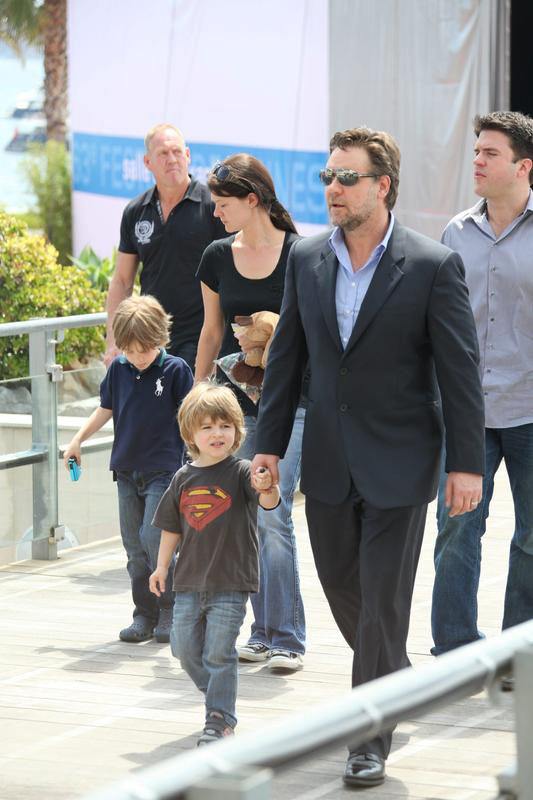 Russel Crowe come Formigoni: anche lui vede gli UFO