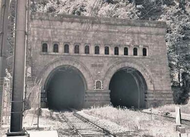 Allarme bomba nella galleria del sempione