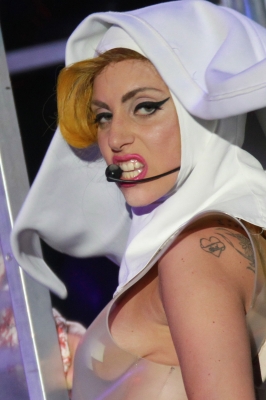 Lady Gaga vuole sposare Taylor Kinney