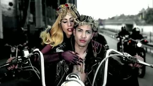 Lady Gaga vuole sposare Taylor Kinney