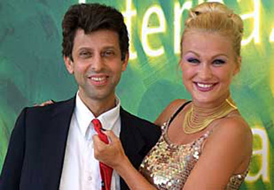 Eva Henger si sposa: nozze con Massimiliano Caroletti Eva Henger si sposa: nozze con Massimiliano Caroletti