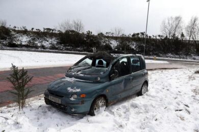Ghiaccio e vento sulla Venezia-Trieste. Treni in ritardo, disagi per i pendolari