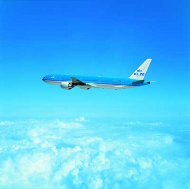 Biocarburanti/ L’aereo vola con l’olio da cucina riciclato