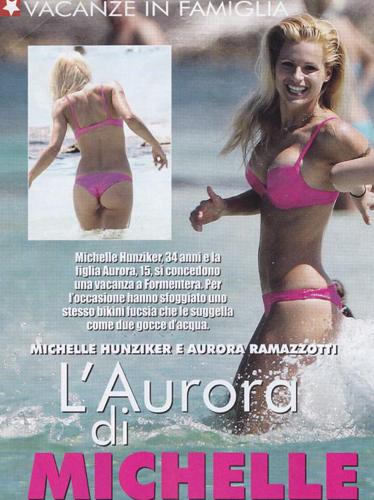 Michelle si accarezza il pancino: la Hunziker non può più nascondere la dolce attesa