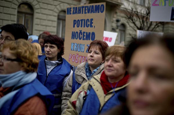 Eurocrisi/ Investitori in fuga dalla Slovenia. L’allarme di Intesa-Sanpaolo sulle banche di Lubiana Eurocrisi/ Investitori in fuga dalla Slovenia. L’allarme di Intesa-Sanpaolo sulle banche di Lubiana